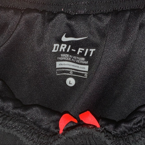 Nike athletic shorts - Picture 3 of 3